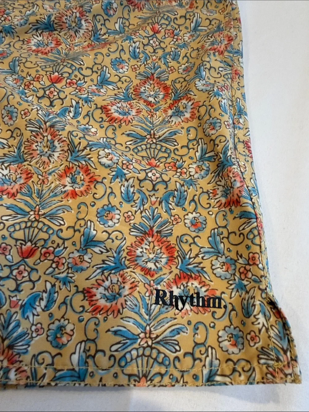 T0209100 Rhythm Men's Flat Front Shorts - Brown floral Pattern SZ 30